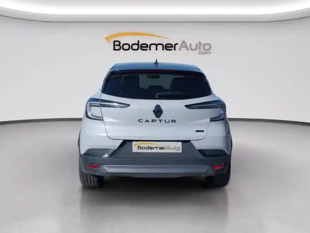 Renault Captur e-tech full hybrid 145 ch — photo 4