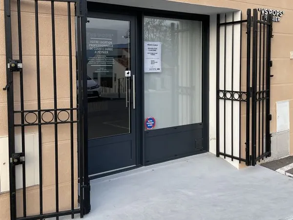 A LOUER A PEYNIER Local professionnel 60 m²