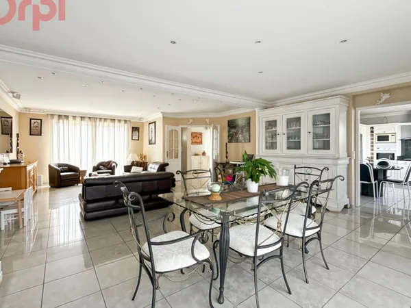 Maison 6 pièces 200 m²