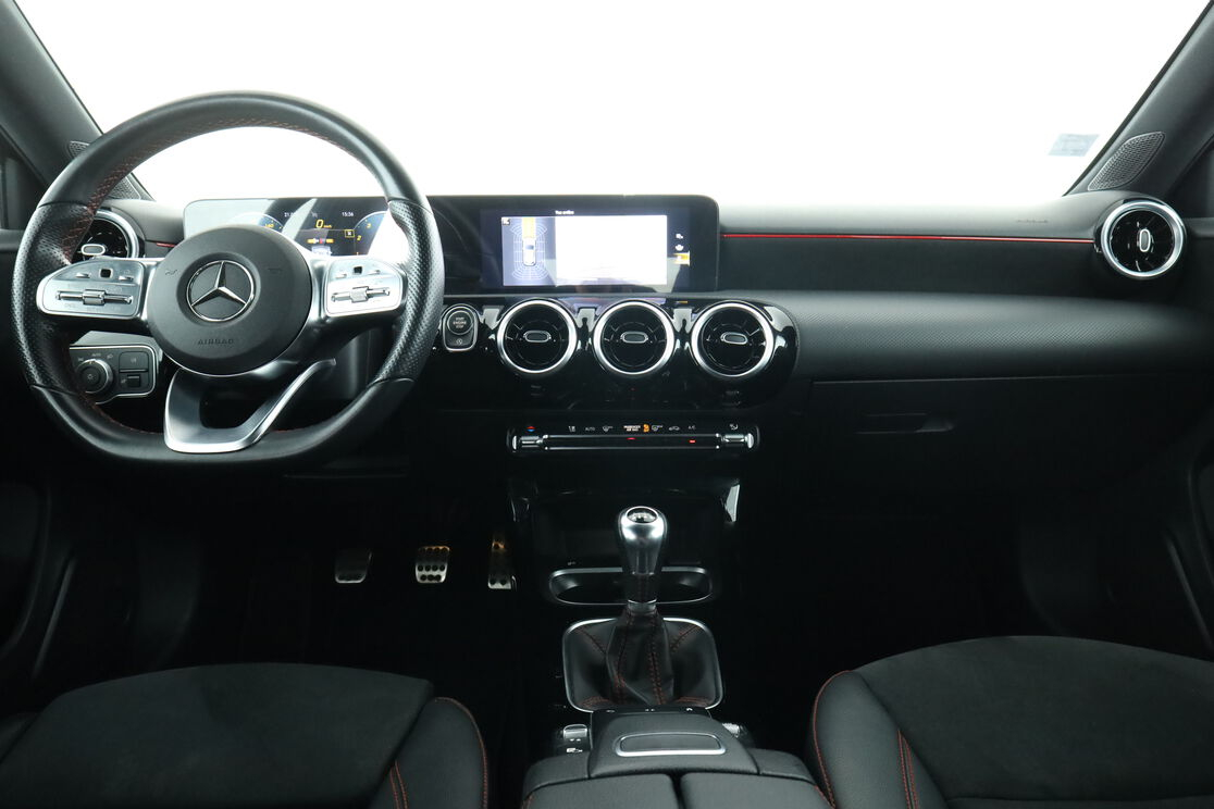 Mercedes-Benz Classe A 160 AMG Line — photo 11