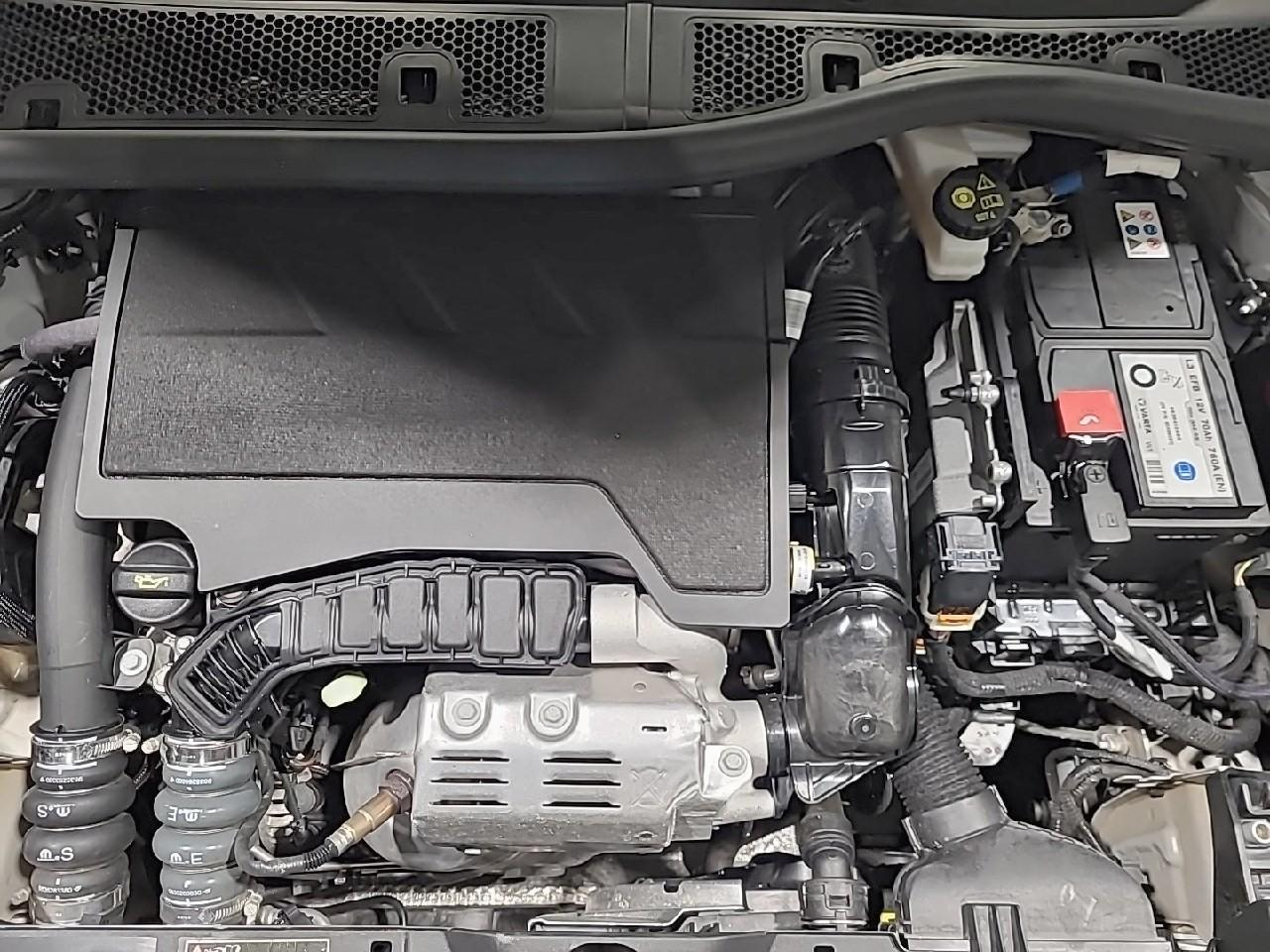 Peugeot 2008 puretech 100 s&s bvm6 allure — photo 15