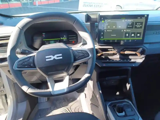 Dacia Duster hybrid-g 150 4x4 — photo 10