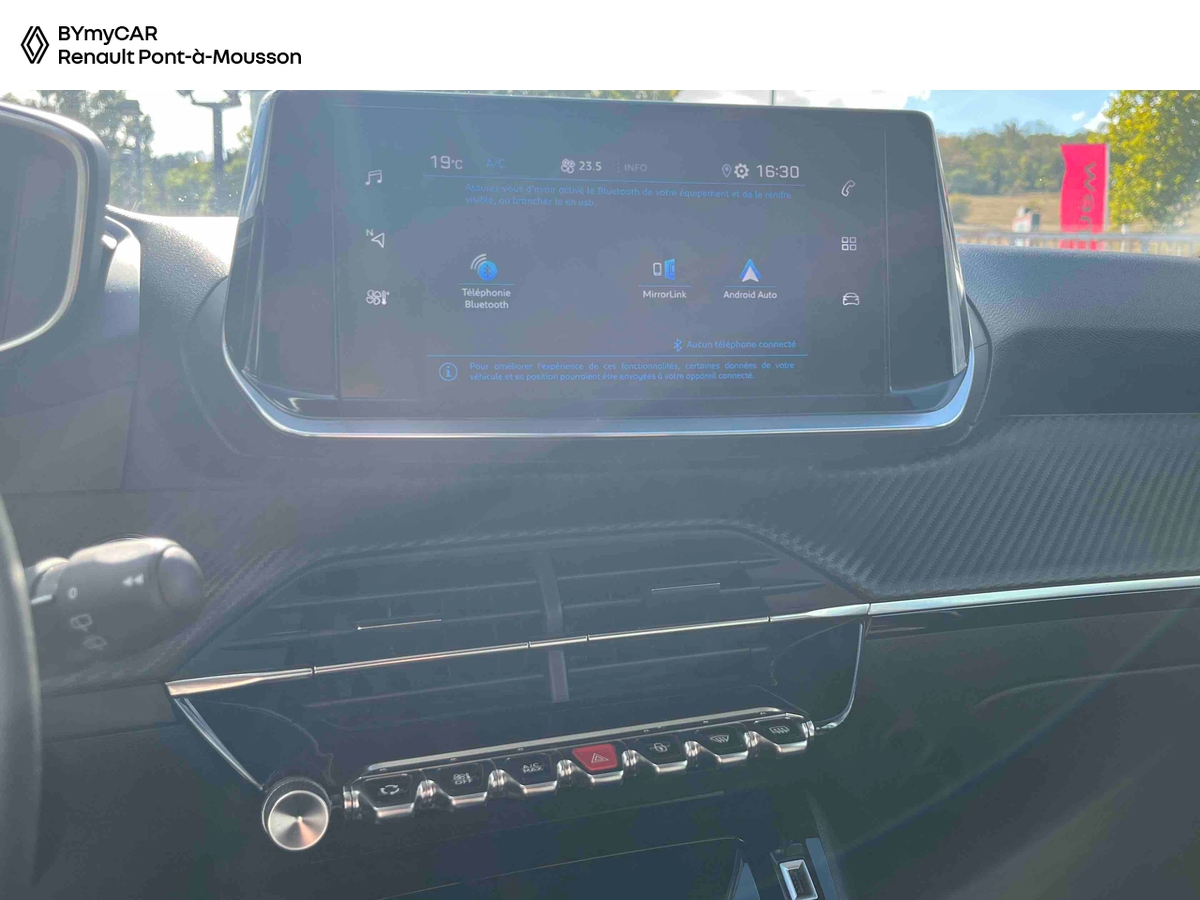 Peugeot 2008 PureTech 130 S&amp;S EAT8 — photo 24