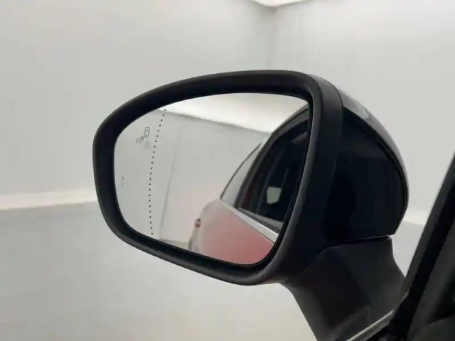 Renault Captur blue dci 115 edc — photo 41