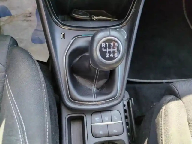 Ford Puma 1.5 ecoblue 120ch titanium business 6cv — photo 12