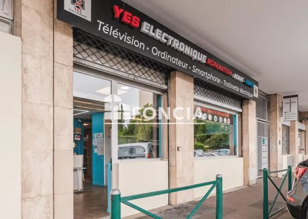 Local commercial de 80 m² avec vitrine - Résidence Pierrefontaine