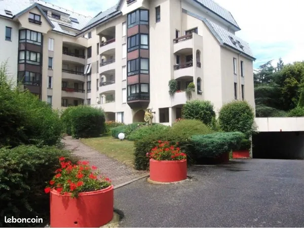 Grand T1 meublé 32 m² avec parking souterrain à NEVERS centre