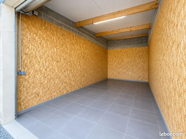 BOX/ garde meuble CHAUNY/Garage