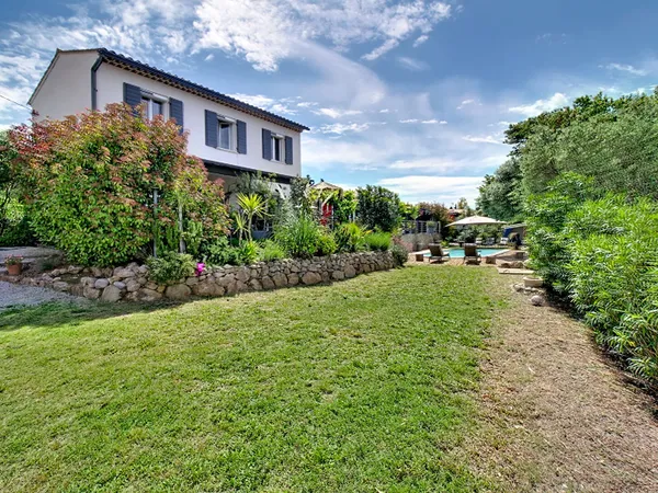 A VENDRE A DRAGUIGNAN EN EXCLUSIVITE - Maison récente - 6 chambres, piscine et garage