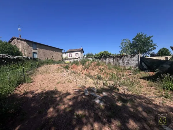 Terrain constructible et viabilisé au calme avec permis accept?