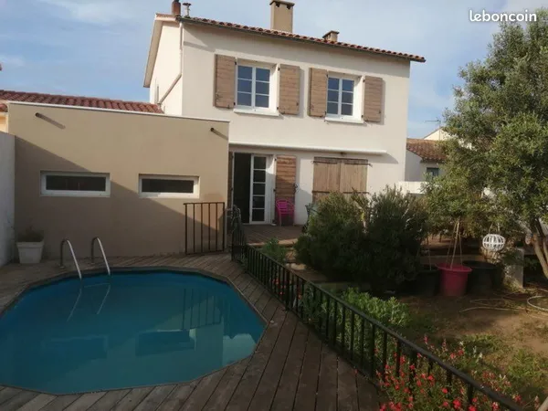 Maison familiale 110 m² - 4 chambres - Jardin - Piscine - Garage - Vinassan