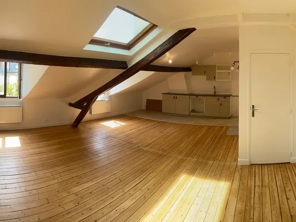 T2 loft de caractère, 46 m² habitables (70 m² au sol), Route de la Reine, Boulogne-Billancourt