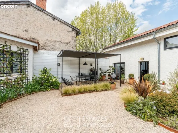 Propriété 6 pièces 220 m²