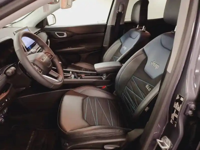 Jeep Compass 1.3 phev t4 240 ch 4xe eawd — photo 9
