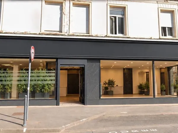 Local commercial emplacement N°1