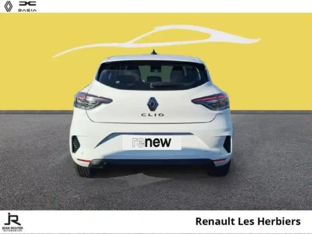 Renault Clio 1.5 blue dci 100ch evolution - 24 — photo 11
