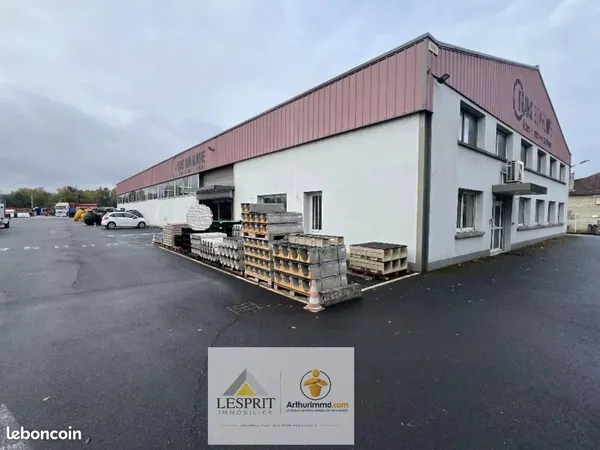 Local 1170 m² Brive-la-Gaillarde