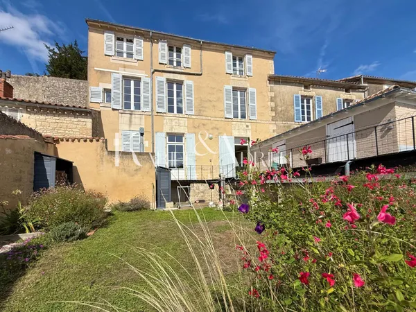 Ensemble immobilier avec maison de ville 6 chambres et sa deuxième maison T3
