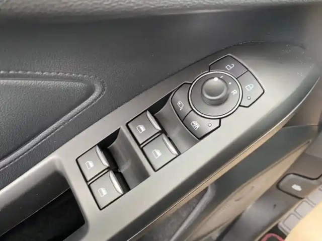 Ford Focus 1.0 flexifuel mhev 125ch st-line x — photo 6