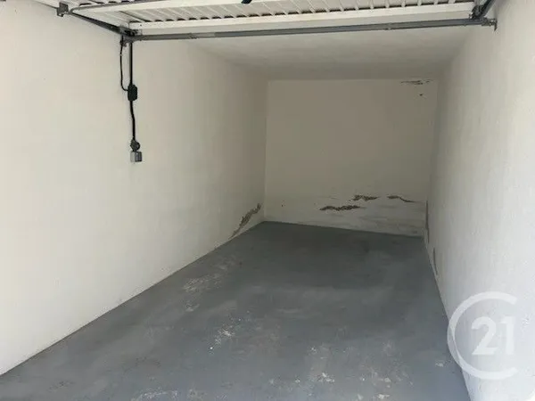 Parking 13 m²