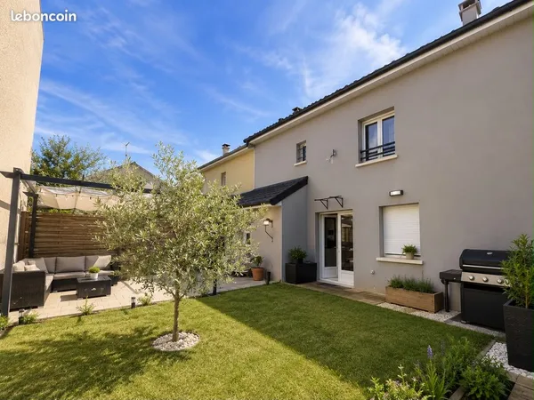 Maison récente 100M2 3 chambres avec jardin et combles prêts à aménager - Drancy