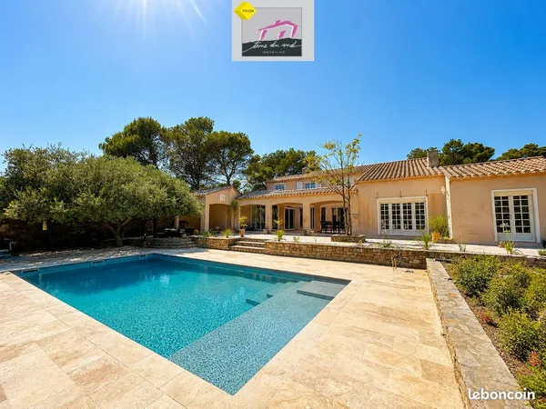 Propriété 8 pièces 190 m²