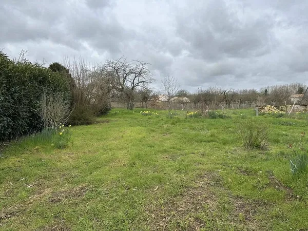 Terrain constructible 935 m²