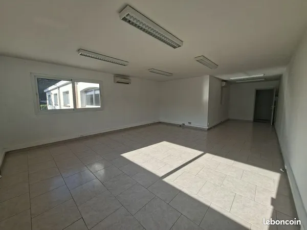Bureaux 47 m² Mouans-Sartoux