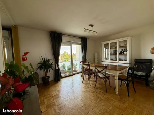 Appartement lumineux 68 m² - 2 chambres - Limite Centre-ville Reims Boulevard Pasteur