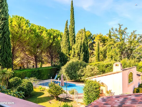 Maison 6 pièces 220 m²