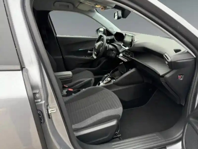 Peugeot 2008 1.2 puretech 130ch s&amp;s style eat8 — photo 30