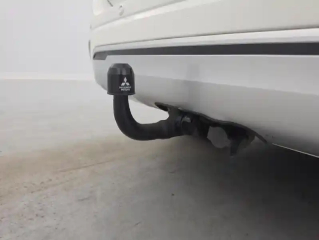 Mitsubishi Outlander phev twin motor intense 4wd + attelage — photo 12
