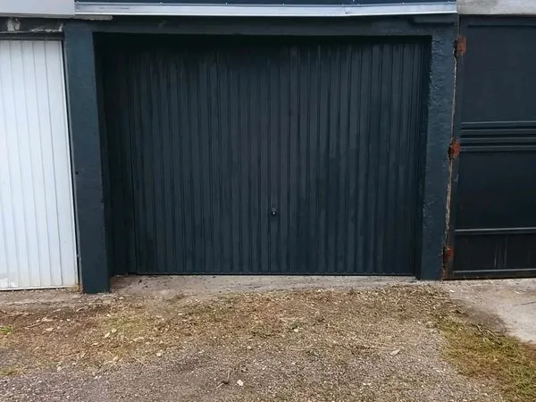 Garage faisant partie dun Lot de 5
