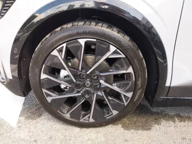 Renault Megane e-tech 220 ch autonomie confort — photo 2