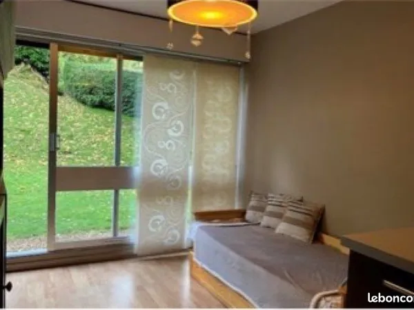 Studio meublé dispo 25/10 - visite 13/10