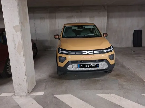 Parking couvert securise