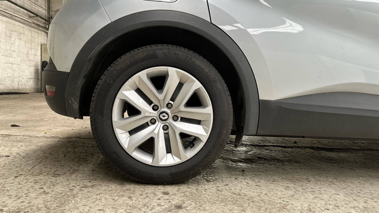 Renault Captur E-Tech 145 - 21 — photo 9
