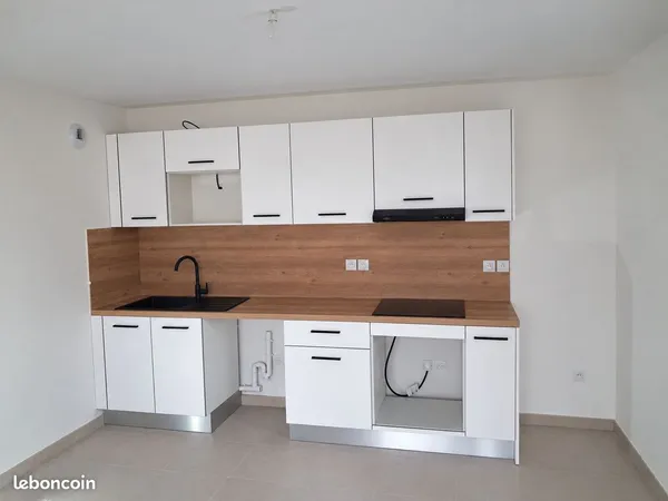 A louer - T3 neuf de 64 m2 avec balcon - Pont Sainte Maxence