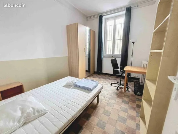 Chambre en colocation centre historique Avignon