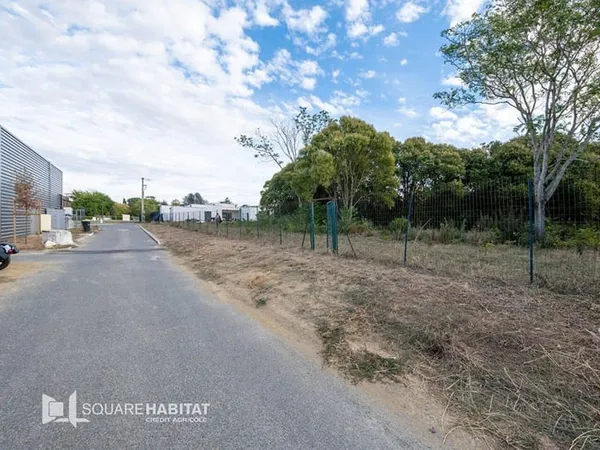 Terrain 1047 m²