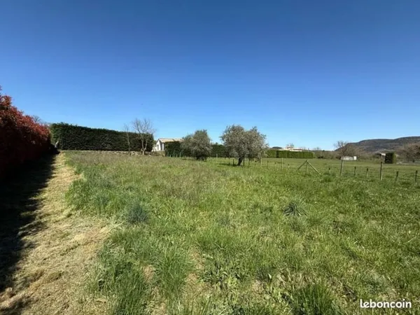 Terrain 1850 m²