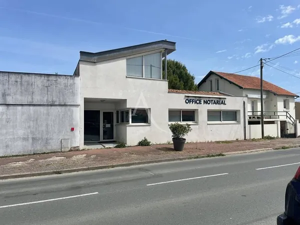 Bureaux 239 m²