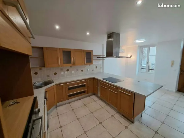 Appartement 4 pièces avec terrasse et parking