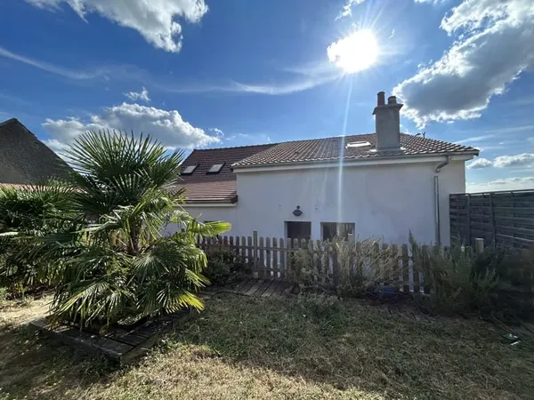 Maison avec jardin à Ainay-Le-Château