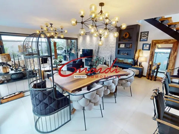 PFASTATT, BELLE MAISON MODERNE AVEC GARAGE DOUBLE, ET PISCIN