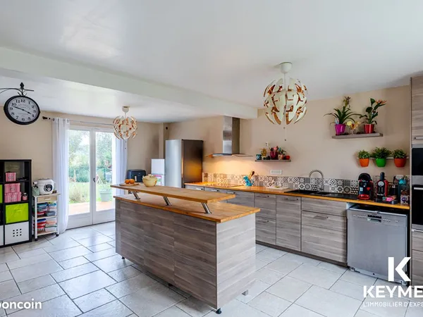 Maison 8 pièces 164 m²
