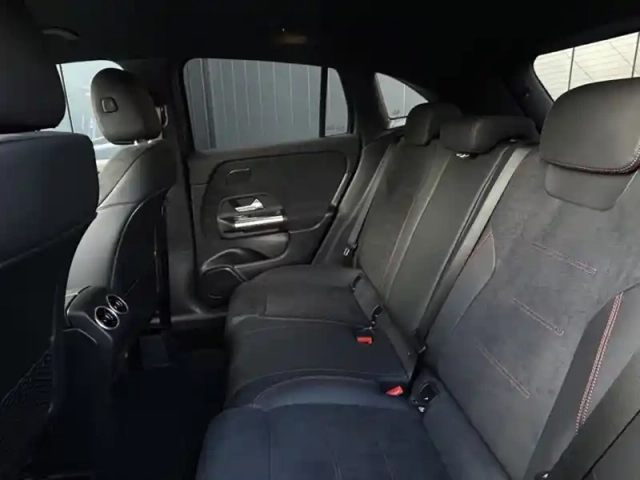 Mercedes Gla 200 d amg line — photo 55