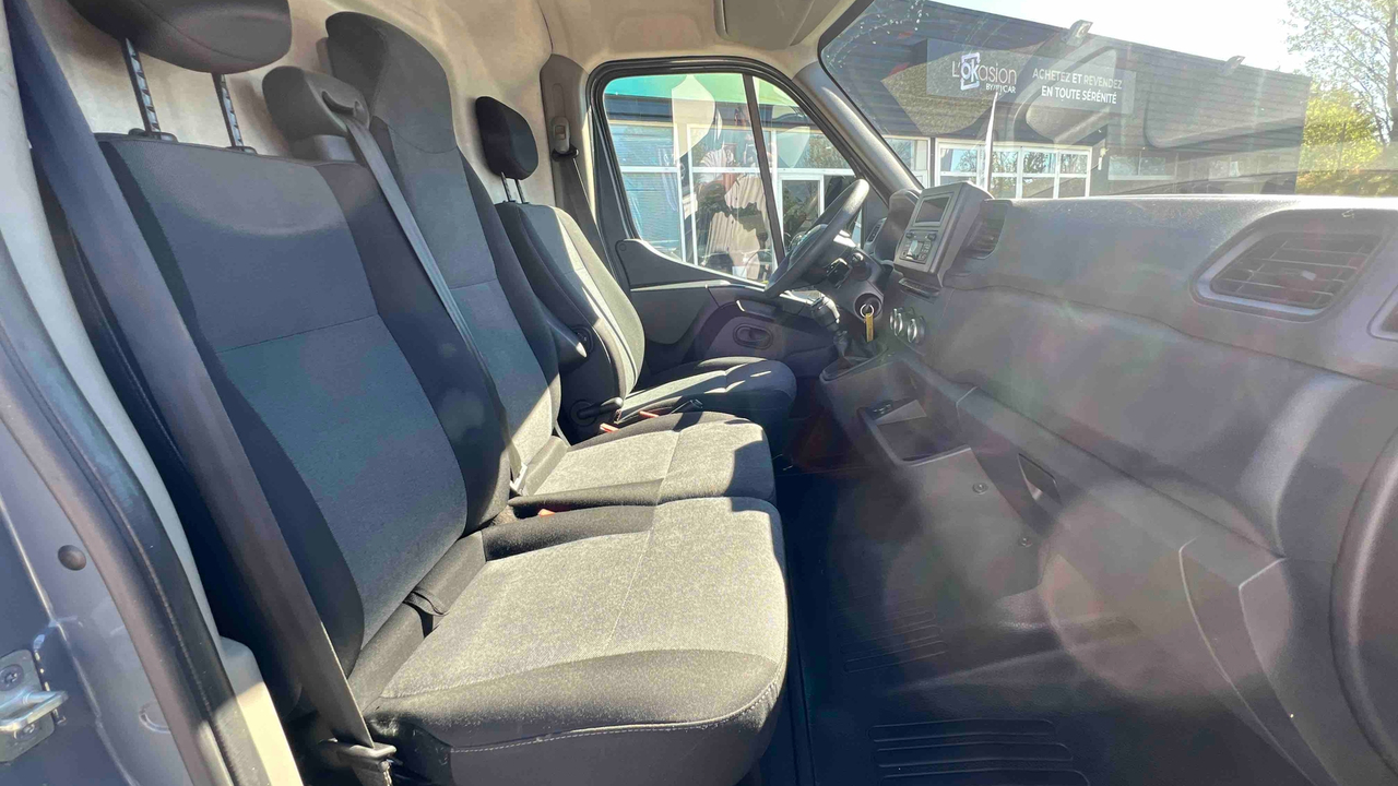 Nissan INTERSTAR FOURGON L2H2 3T3 2.3 DCI 135 — photo 22