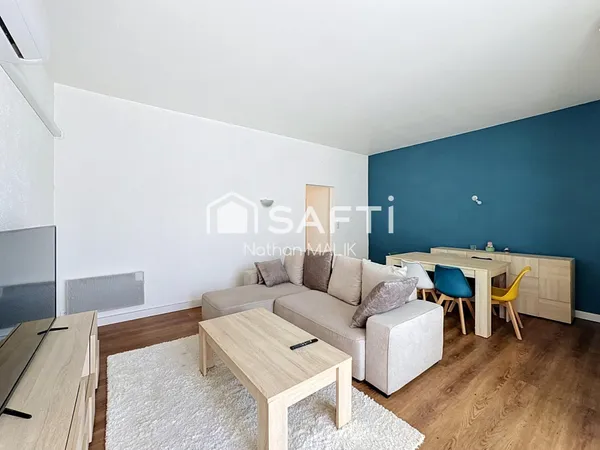 Grand T2 de 61 m² avec cour extérieure