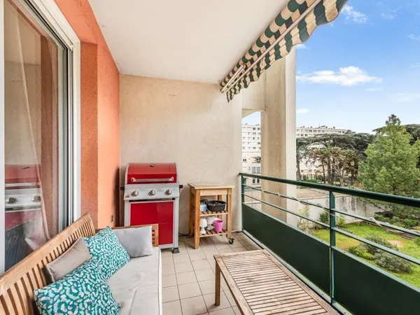 Très bel appartement T5 rénové VILLEURBANNE (69)
